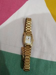 Quartz Girl&#39;s Wrist ⌚