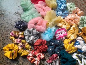 12pcs Of Random Scruncies