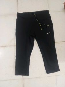 Nike Black Capri Leggings