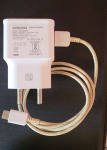 Original SAMSUNG Charger /Travel Adapter