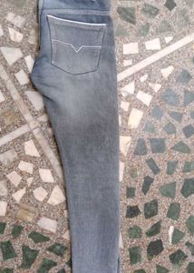 Denim Jeans For Men With Classic Look