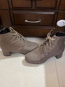 ❗️Price down❗️Fashionable Boots For Sale
