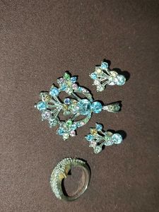 Multi Stone Beautiful Pendant Set With Ring
