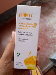 Plum Alpha Arbutin & Hyaluronic Acid Face Serum