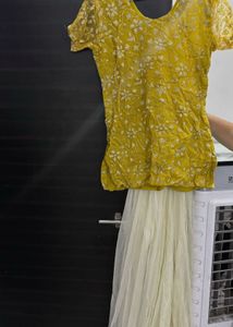 beutiful short kurti and skirt