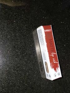Insight Matte Lip Ink  ( berries on ice)