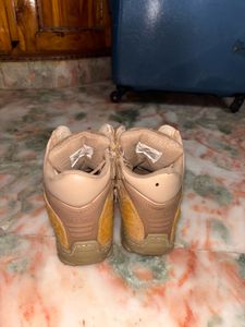 DELTA Trekking Boots