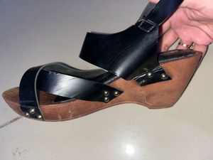 Black Feathers Wedged Heels
