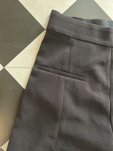 H&amp;M Black High-Waisted Shorts