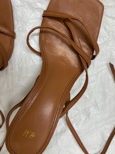 H&amp;M Brown Solid Heels