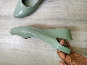 Almost New Footwear (Pista Colour)