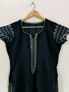 Navy Blue Embroidered Kurta Set (Women)