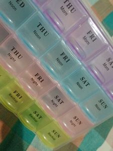 99 % Offer Weekly Tablet Box