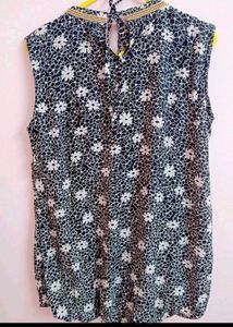 Assorted Women&#39;s Tops - Variety of Styles &amp; Colors