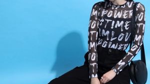 Printed Mesh Long Sleeve Top