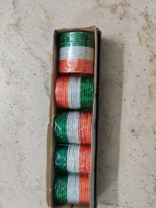 Tricolour Kids Glass Bangles With Reasonable Pric