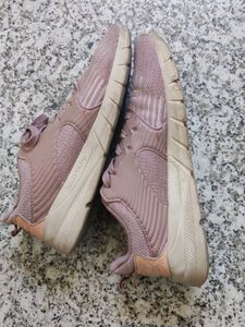 Mauve Knit Running Shoes