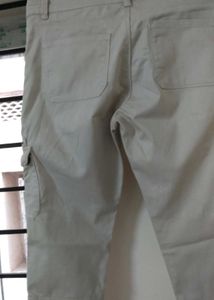 Women&#39;s Light Khaki Color Cargo Pant