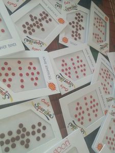 Kumkum Bindi Red And Meherun Colour 30 Pouch