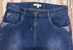 Slim Fit Trendy Ladies jeans