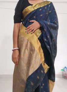 Elegant Navy & Gold Saree