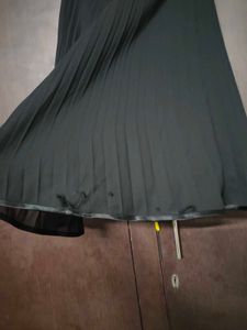 🖤 Pleated Skirt