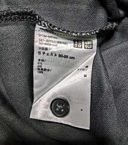 UNIQLO Black Polo T-shirt