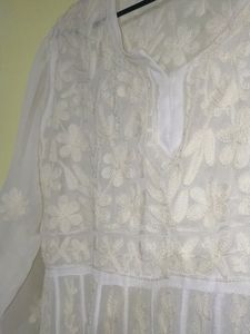 White Lucknowi Kurtis And Pant Set With Inner