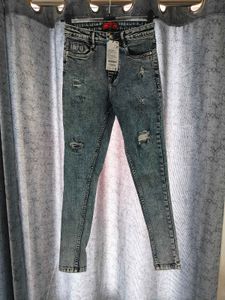 Distressed Skinny Jeans