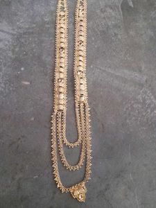 Elegant Gold Layered Necklace