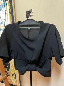 Elegant Black Crop Top With Front Bow