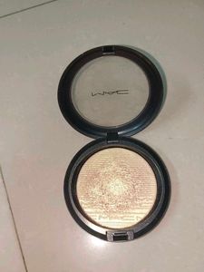 MAC highlighter (beaming blush)