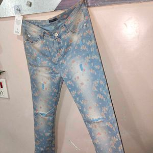 Zola Floral Jeans ,, ₹550