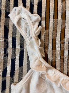 Newme (S) White Ruffle Trim Tank Top