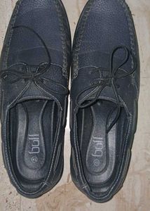 bull branded formal shoes