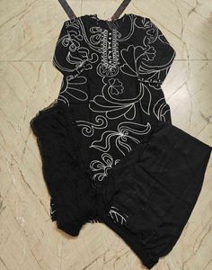 Black &amp; White Floral Kurta Set