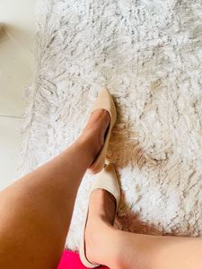 Chic Beige Pointed-Toe Heels – Size 8