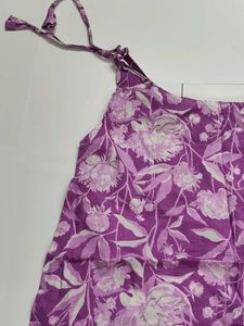 Floral sleeveless short kurti