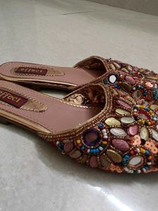Women Multi Color Ethnic Juttis
