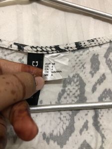 H&amp;M Black Long Sleeve V Neck Top