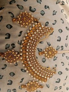 Elegant Gold-Toned Jewelry Set