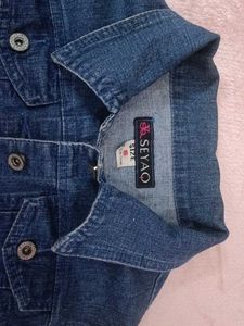 STYLISH 💝💖CORSET model cropped denim jacket