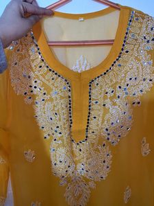 Lucknavi  Kurti