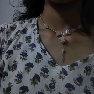 Bow Necklace