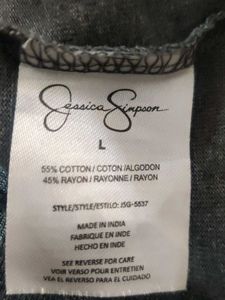 grey tshirt with sequined pocket i