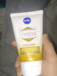 NIVEA Luminous EvenGlow Face Wash