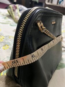 Dusto Sling Bag