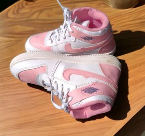 Pink Basketball Shoes for Men And Women ✅🫴