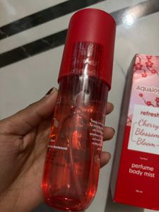 Aqualogica Cherry Blossom Body Mist