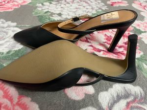 MIA Amelie Black Pointed Pumps